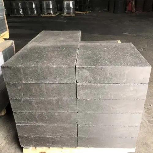 Magnesia-Carbon Impact Plates